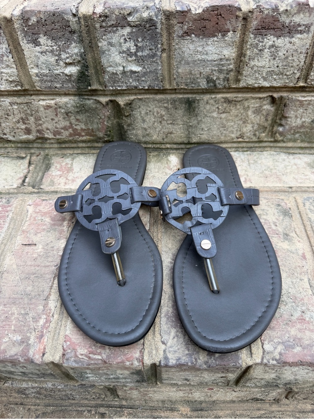 Tory Burch Miller Dark Gray Leather Logo Thong Sandals